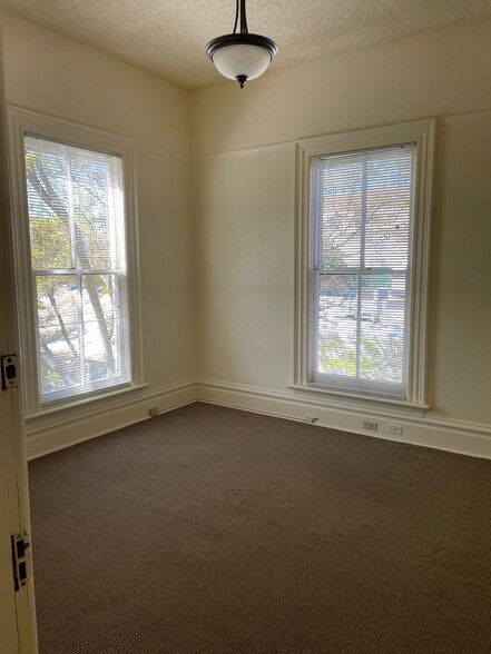 More Photos Of 833 Franklin St, Napa Office For Lease