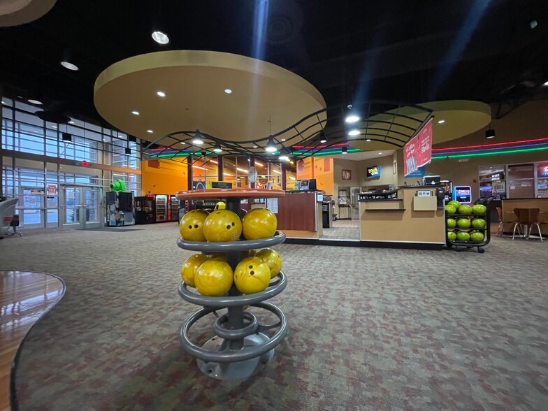 More Photos Of 101 Franks Rd, Marengo Bowling Alley For Sale