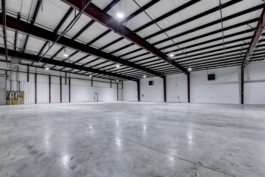 More Photos Of 1310 Capital Cir, Lawrenceville Warehouse For Sale