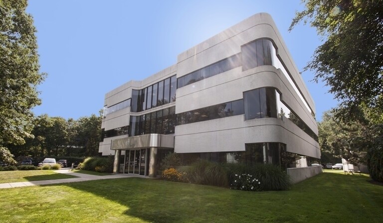 More Photos Of 67 Holly Hill Ln, Greenwich Office For Sale