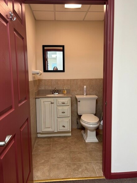 More Photos Of 85 Hopper Ave, Waldwick Medical For Lease