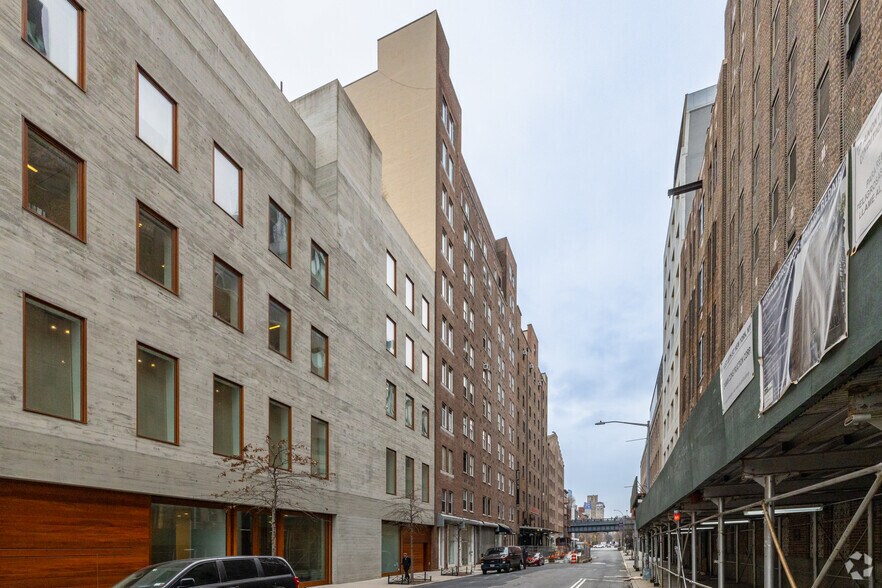 More Photos Of 529 W 20th St, New York Office For Lease