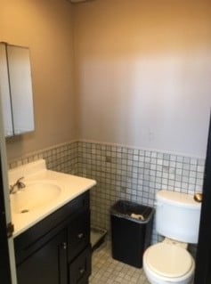 More Photos Of 2100 Johns Dr, Glenview Warehouse For Sale