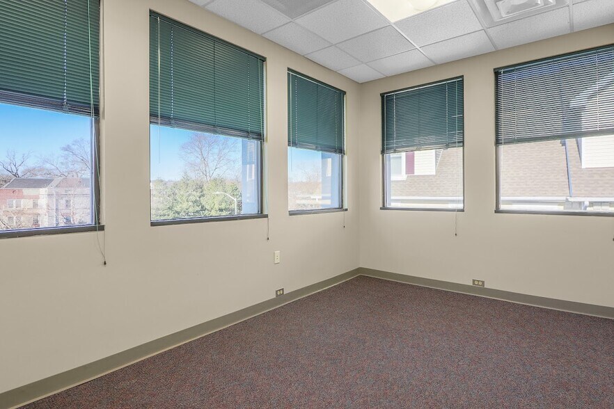 More Photos Of 2009 Summer St, Stamford Medical For Lease