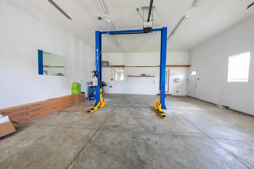 More Photos Of 106 W Main St, Enon Auto Dealership For Sale