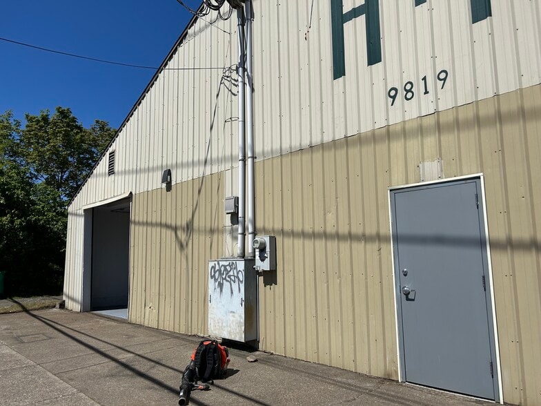 Primary Photo Of 9819 SE Foster Rd, Portland Warehouse For Sale