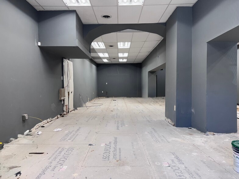 More Photos Of 2800 Huntingdon Ave, Baltimore Storefront Retail Residential For Lease