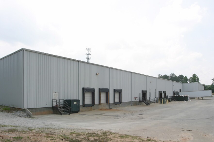 More Photos Of 665 Highway 74 S, Peachtree City Showroom For Lease