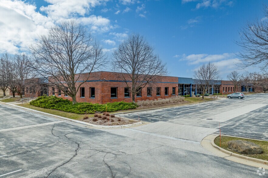 More Photos Of N25W23255 Paul Rd, Pewaukee Office For Sale