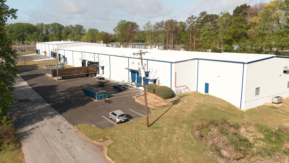 More Photos Of 120 McDougall Ct, Greenville Unknown For Lease