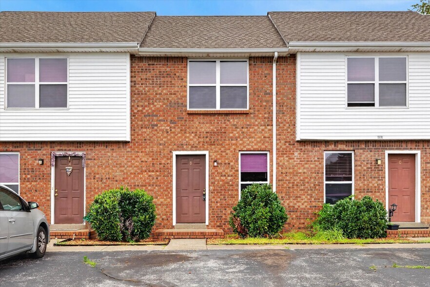 More Photos Of 1531 E Knollwood Cir, Clarksville Apartments For Sale