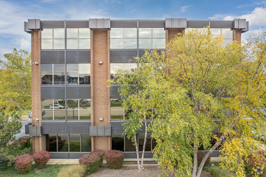 More Photos Of 1200 Roosevelt Rd, Glen Ellyn Office For Lease