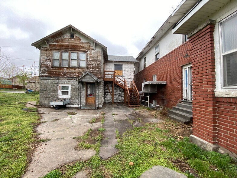 More Photos Of 2114 S Joplin Ave, Joplin Multifamily For Sale