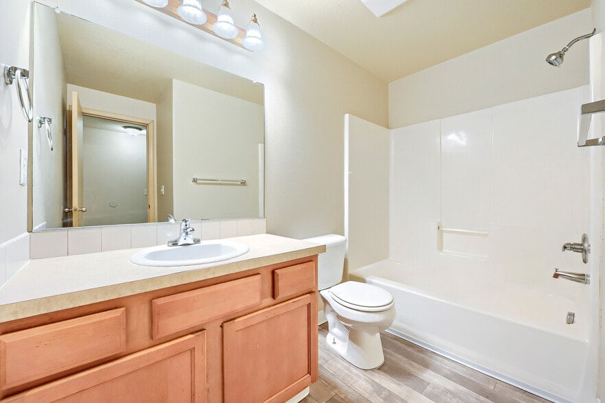 More Photos Of 8423-8451 SE Brooklyn St, Portland Apartments For Sale