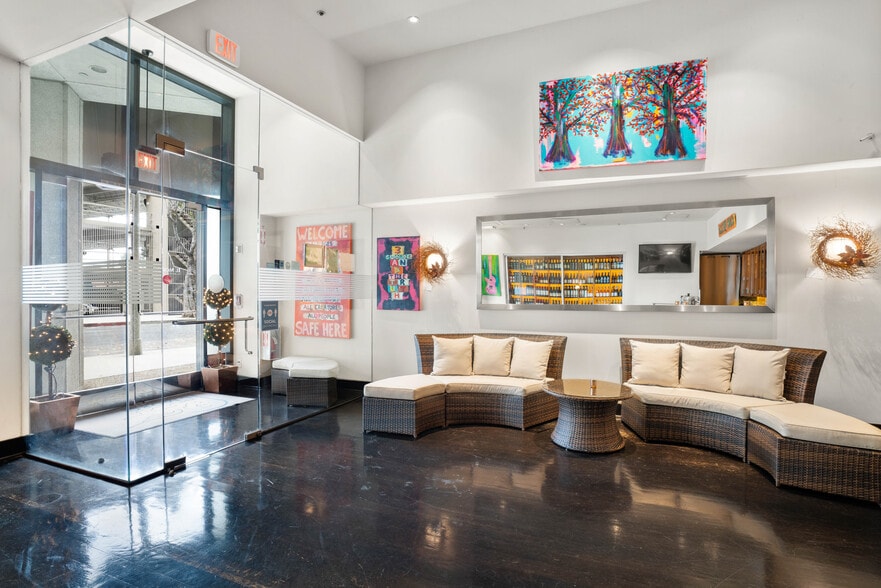 More Photos Of 11400 W Olympic Blvd, Los Angeles Office For Lease