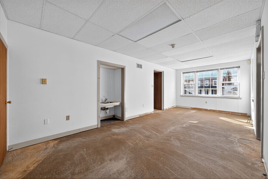 More Photos Of 793 Penns Park Rd, Newtown Office For Lease