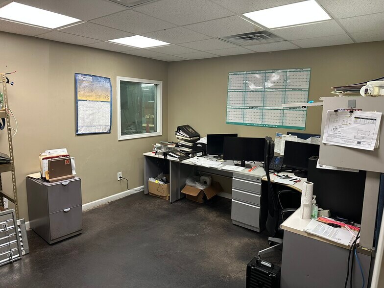 More Photos Of 5220 Ted St, Houston Manufacturing For Lease