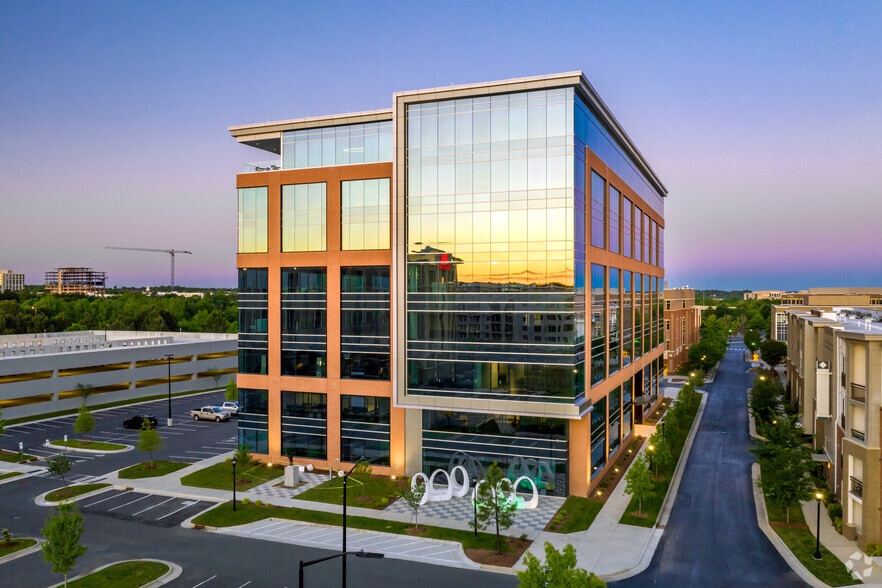 More Photos Of 3540 Toringdon Way, Charlotte Coworking Space