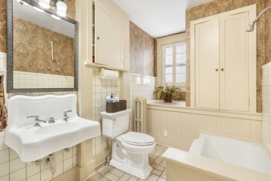 More Photos Of 1201 E Walnut St, Springfield Loft Creative Space For Sale