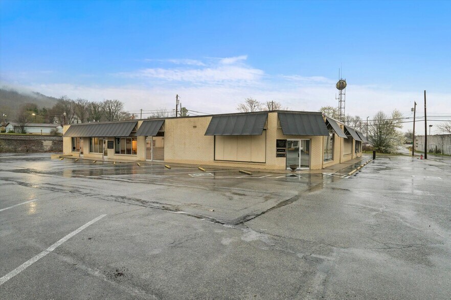 More Photos Of , Harriman Office For Sale