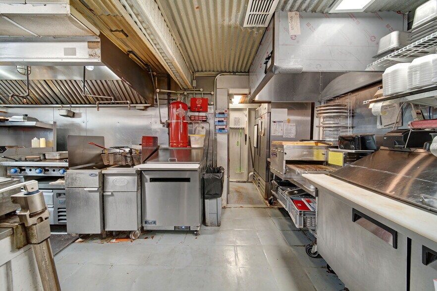 More Photos Of 12390 Farm to Market 390 W Rd, Burton Freestanding For Sale