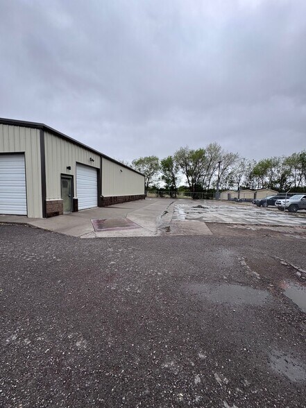 More Photos Of 2180 E Main St, Montrose Freestanding For Lease
