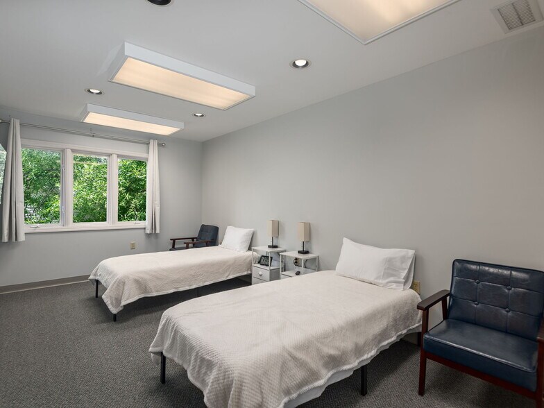 More Photos Of 7 Walden Ridge Dr, Asheville Medical For Sale