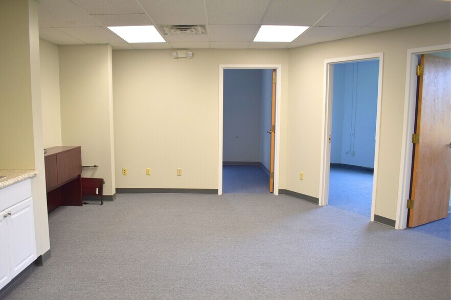 More Photos Of 601 Gates Rd, Vestal Township Office For Lease
