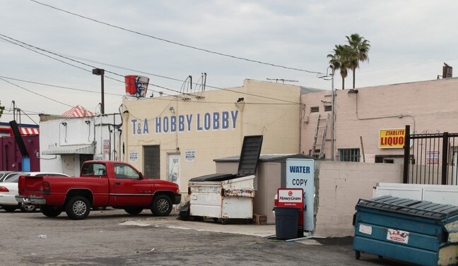 More Photos Of 3512 W Victory Blvd, Burbank Storefront For Sale