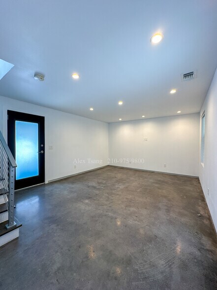 More Photos Of 225 S Pine St, San Antonio Apartments For Sale