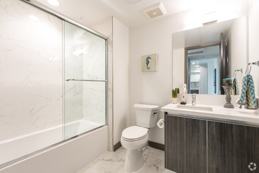 More Photos Of 552 N Hobart Blvd, Los Angeles Apartments For Sale