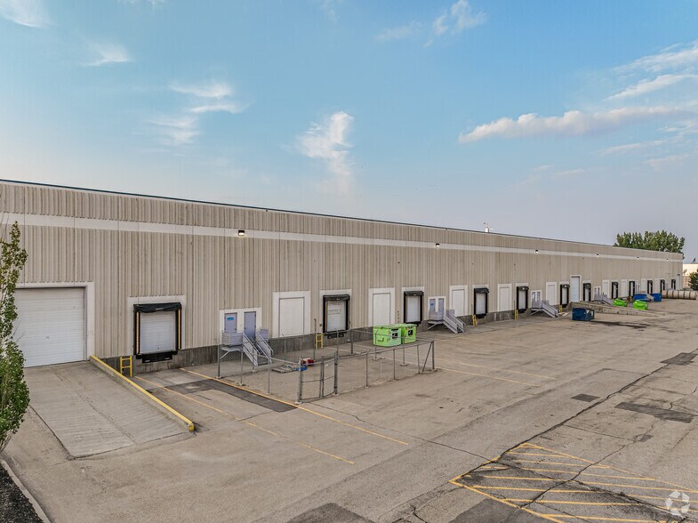 More Photos Of 17815-17851 111 Av NW, Edmonton Warehouse For Lease