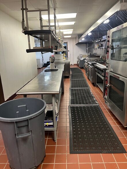 More Photos Of 2716 Hempstead Tpke, Levittown Restaurant For Sale