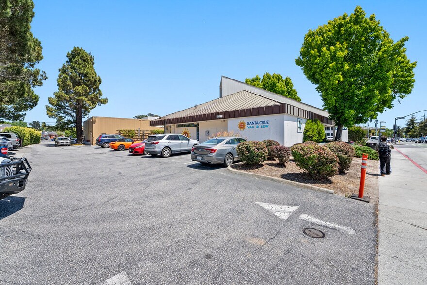 More Photos Of 806 Ocean St, Santa Cruz General Retail For Sale