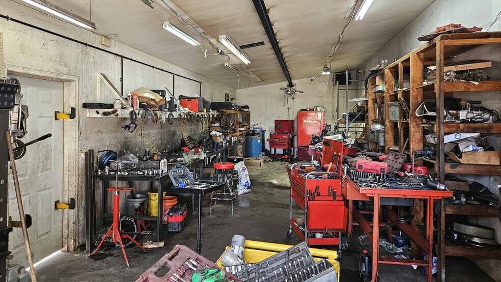 More Photos Of 1351 Alabama St, Longview Warehouse For Sale