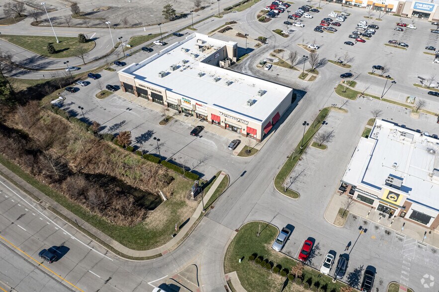 More Photos Of 4901 Outer Loop, Louisville Unknown For Lease