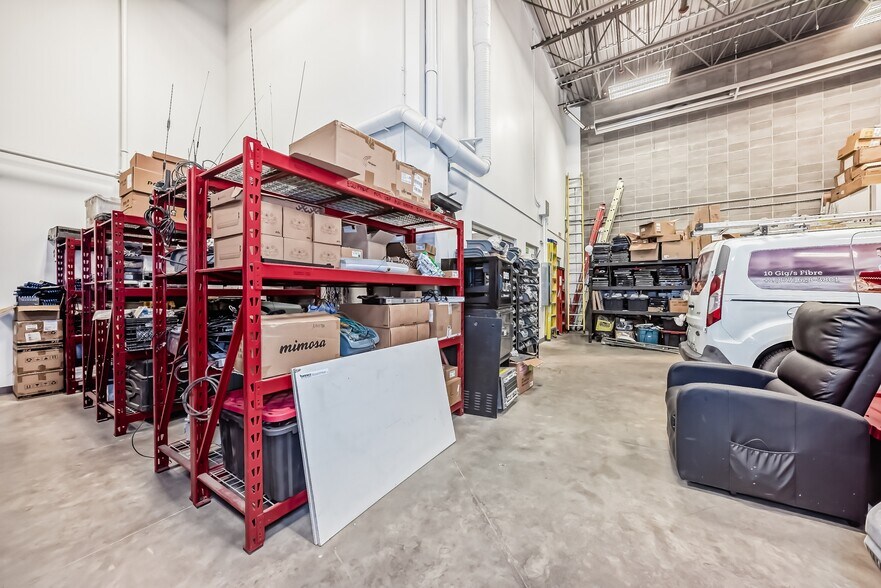 More Photos Of 9040-9058 22nd Ave SW, Edmonton Showroom For Sale