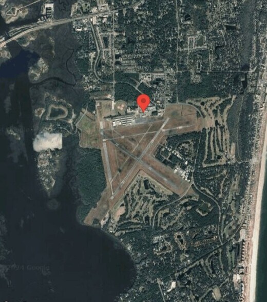Primary Photo Of 680 Airport Rd, Fernandina Beach Airplane Hangar For Lease