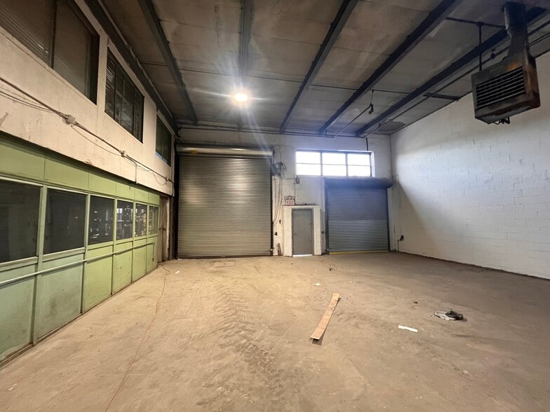 More Photos Of 945-975 Close Ave, Bronx Distribution For Lease