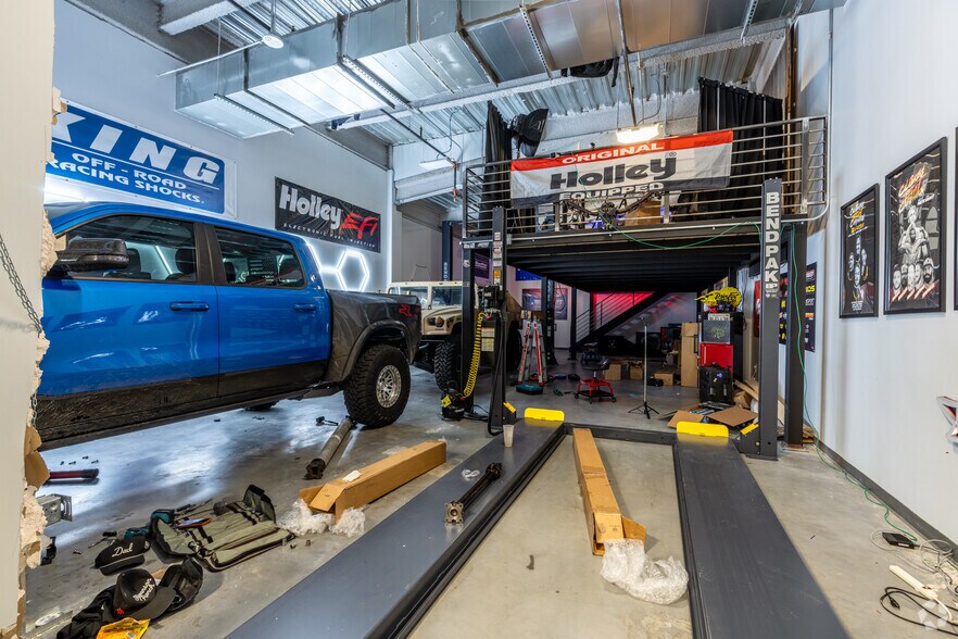 More Photos Of 4229 North FM 620, Austin Flex For Lease