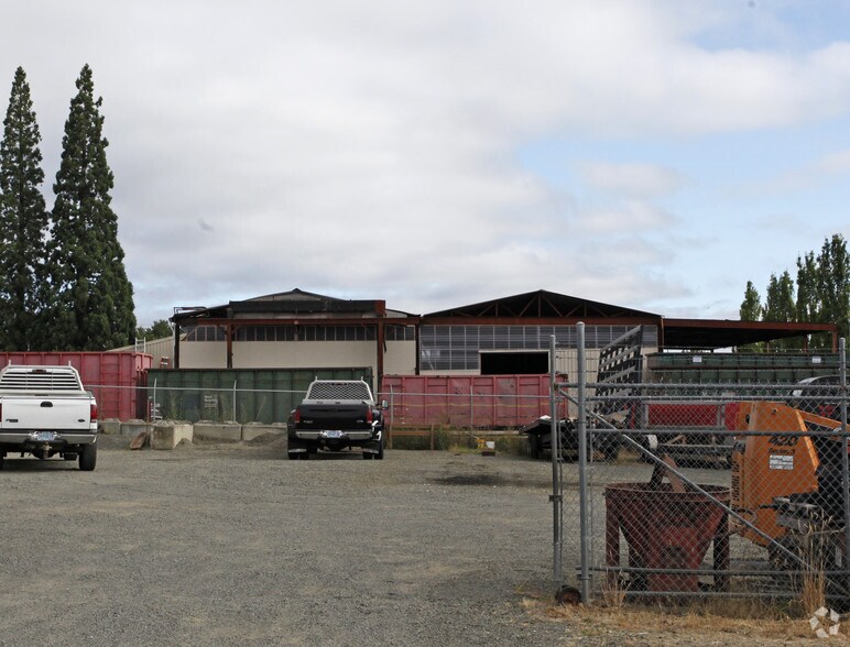 More Photos Of 3400 SW 209th Ave, Beaverton Warehouse For Lease