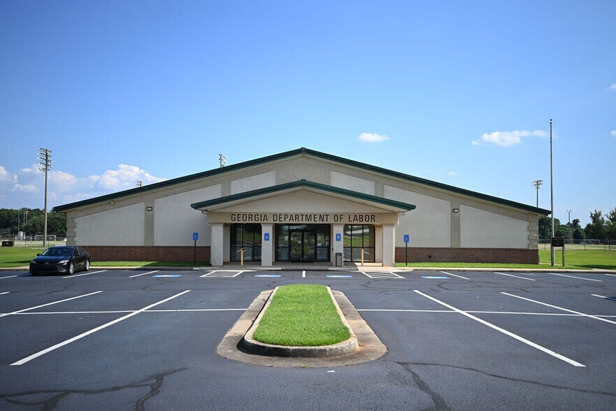 More Photos Of 96 Cohen Walker Dr, Warner Robins Medical For Sale