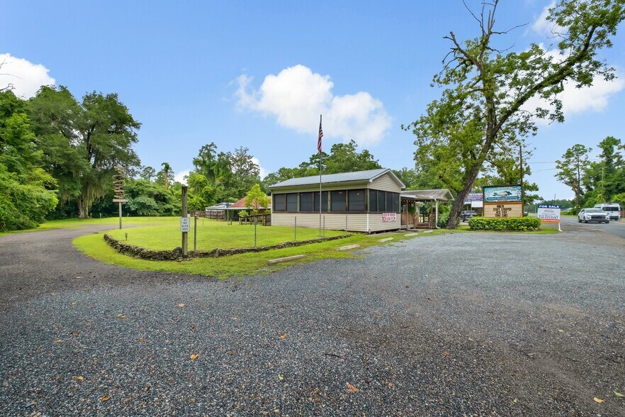 More Photos Of 892 Woodville Hwy, Crawfordville Restaurant For Sale