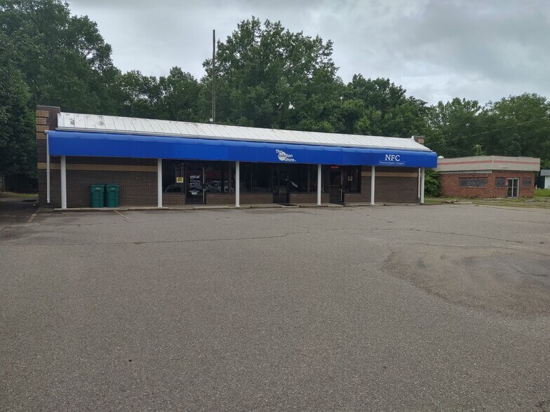 Primary Photo Of 810-814 Market St, Cheraw Freestanding For Sale