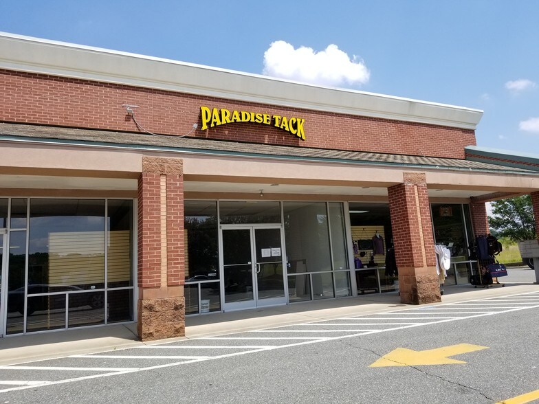 More Photos Of 835 Williamson Rd, Mooresville Unknown For Lease