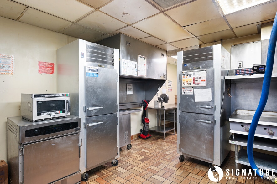 More Photos Of 207 S Miller Ave, Gillette Fast Food For Sale