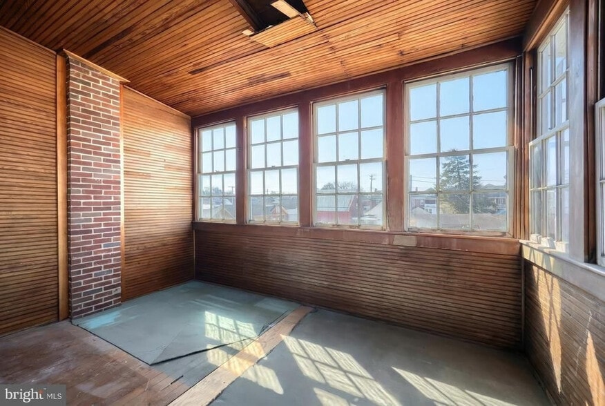 More Photos Of 119 Baltimore St, Hanover Office Residential For Sale