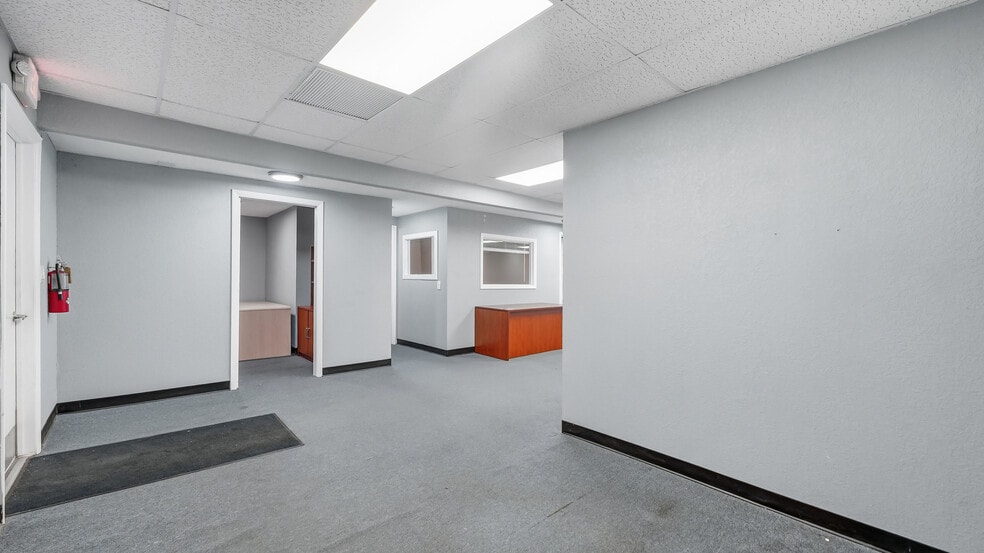 More Photos Of 10910-10920 Wiles Rd, Coral Springs Warehouse For Lease