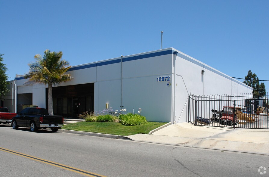 Primary Photo Of 15672 Chemical Ln, Huntington Beach Manufacturing For Sale