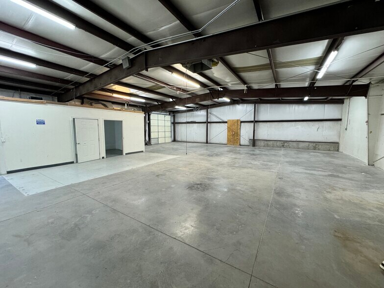 More Photos Of 2440 S 3400 W, Salt Lake City Manufacturing For Lease